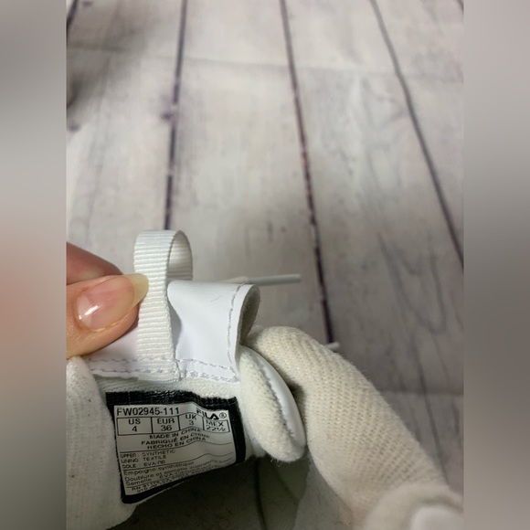 Fila Disrupters - Picture 2 of 2